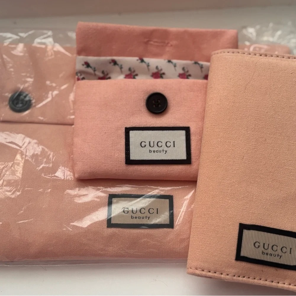 GUCCI Beauty Travel Gift Set Lot – Pouch, Comb, Brush, Pink - Picture 2 of 8